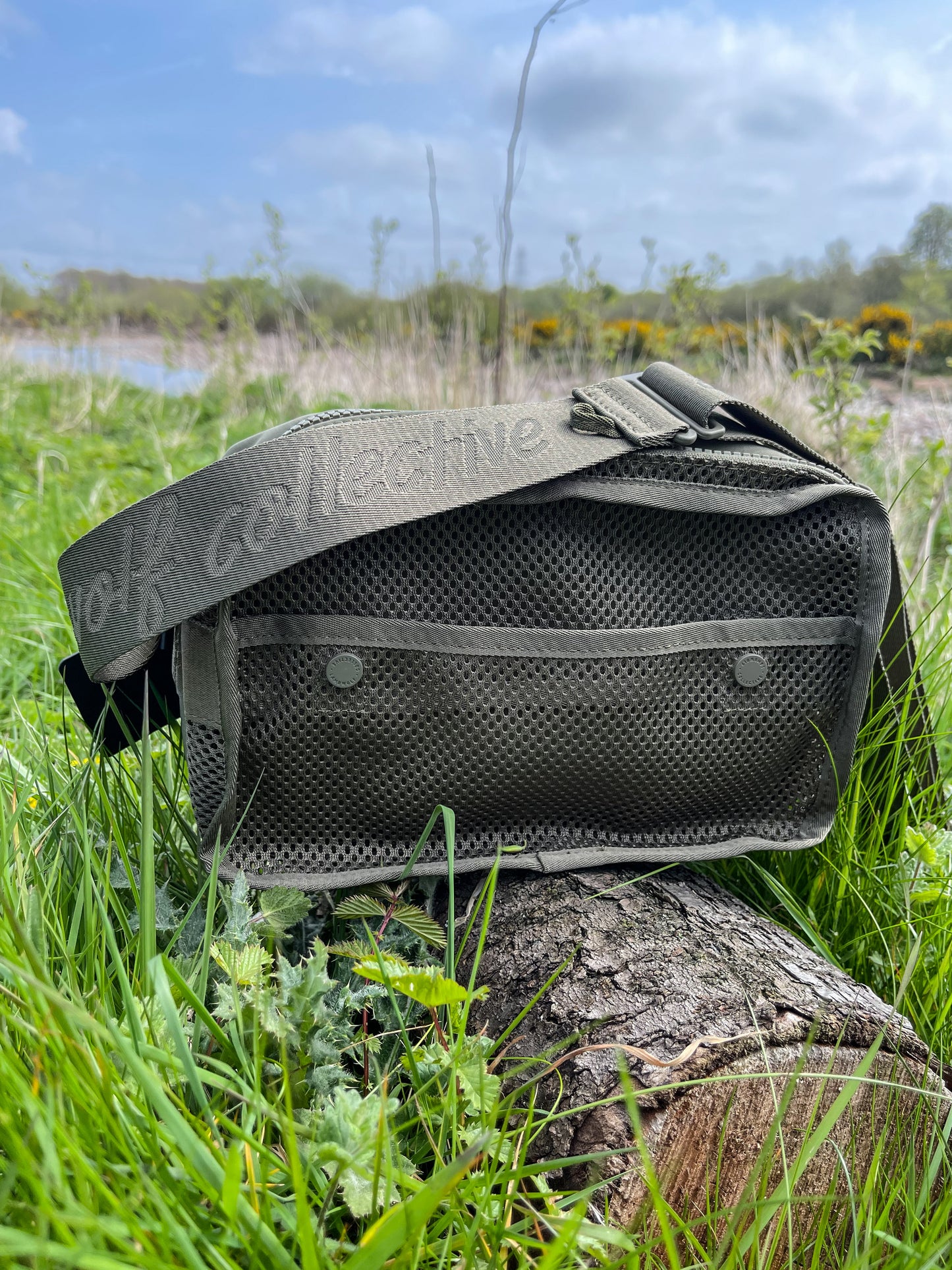 Forager Bag// Built-in Poop Bag Dispenser